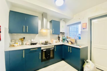 3 bed flat, Trent Bridge Buildings, West Bridgford, Nottingham, NG25FB - Image 1